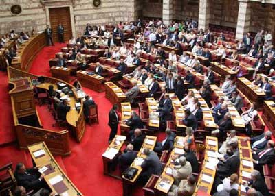 politiki-krokodilia-dakrya-gia-argentini
