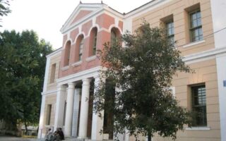 Topika epanadiapragmateysis megaro