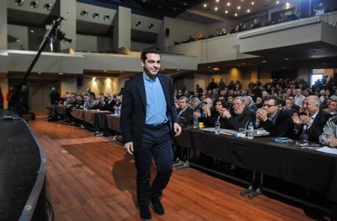Politiki Tsipras se ke teliki fasi