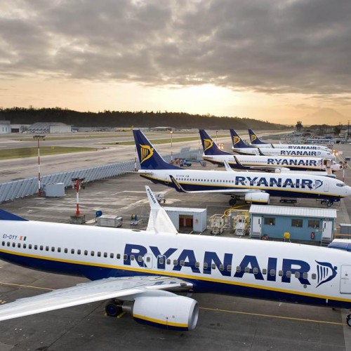 Η Ryanair ζητά την υπογραφή μας κατά των απεργιών των ελεγκτών εναέριας κυκλοφορίας