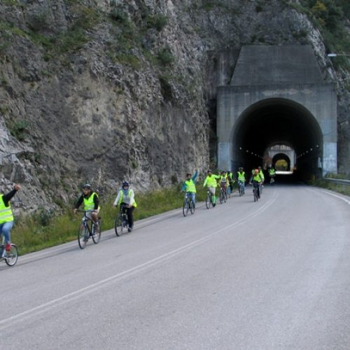 Με επιτυχία πραγματοποιήθηκε και η τρίτη ποδηλατοδρομία για τους πρόσφυγες, στη περιοχή του Αλιάκμονα