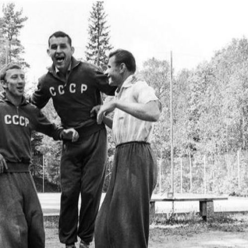 Ο παππούς του Τσιτσιπά ήταν αθλητής της Σοβιετικής Ένωσης, που έγινε και γραμματόσημο (Photos)