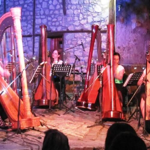 Εύηχη Πόλη - Μουσικές του κόσμου με τις 7 άρπες των Harp Ensemble PerHarps