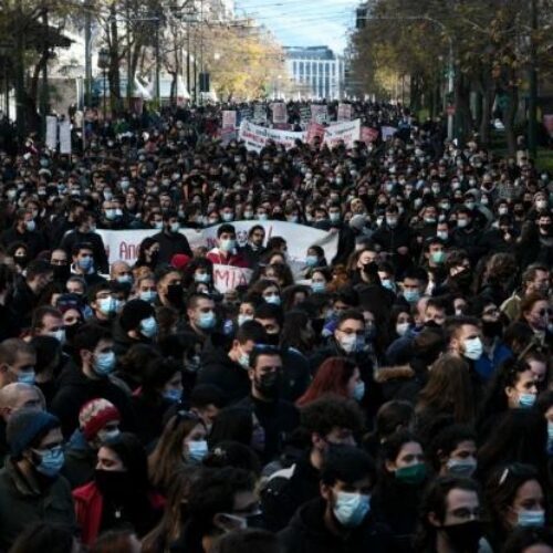 Μαζικά τα πανεκπαιδευτικά συλλαλητήρια σε Αθήνα και Θεσσαλονίκη