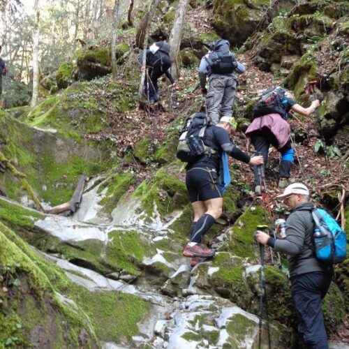 Ορειβατική ομάδα Βέροιας "Τοτός" - Βέρμιο: Από το "Μονοπάτι της Αγάπης στη ρεματιά των… λύκων"