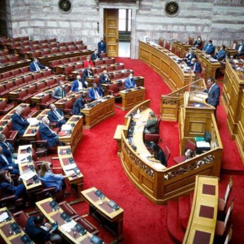 Βουλή: Με 158 «ναι» εγκρίθηκε το νέο ασφαλιστικό