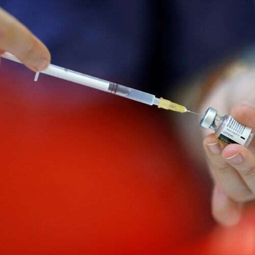 4η δόση /«Δεν γίνεται να εμβολιαζόμαστε κάθε 6 μήνες» λέει ο επικεφαλής των δοκιμών της AstraZeneca