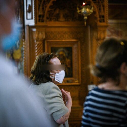 Κοζάνη: Πανικός σε ναό / Πιστοί χωρίς μάσκες και πιστοποιητικά έτρεχαν να ξεφύγουν από την αστυνομία