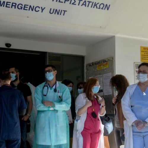 Πανδημία: Ακόμη 52 νέοι θάνατοι / 8.639 νέα κρούσματα, τα 77 στην Ημαθία
