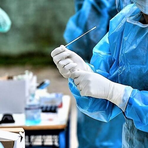Αναζωπυρώνεται η πανδημία: Νέα κρούσματα 26.536, τα 291 στην Ημαθία  / Ακόμη 51 θάνατοι