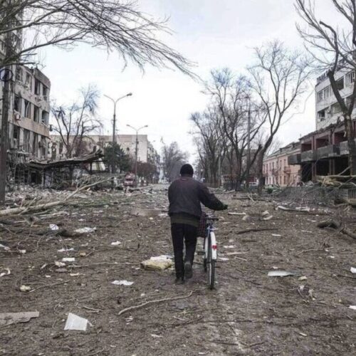 Πόλεμος στην Ουκρανία: Τελεσίγραφο της Μόσχας για κατάθεση των όπλων στη Μαριούπολη