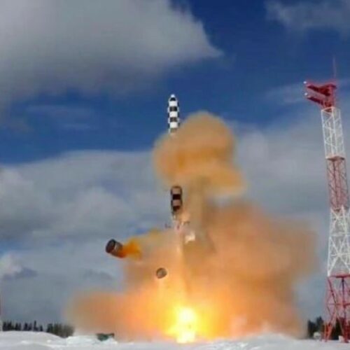 Η Ρωσία δοκιμάζει νέο διηπειρωτικό βαλλιστικό πύραυλο / Ο Πούτιν προειδοποιεί